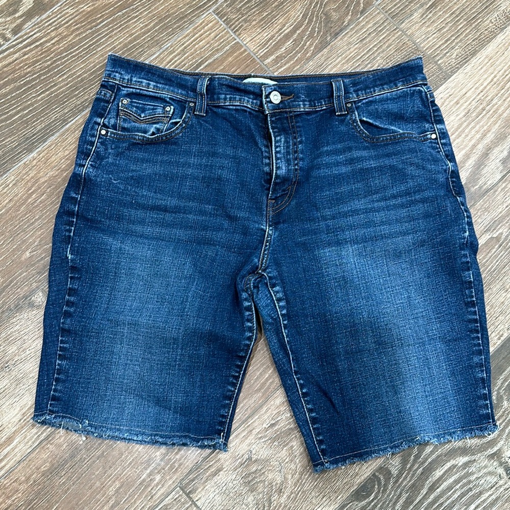 Levi’s 505 Denim Cutoff Shorts in Size 14 32